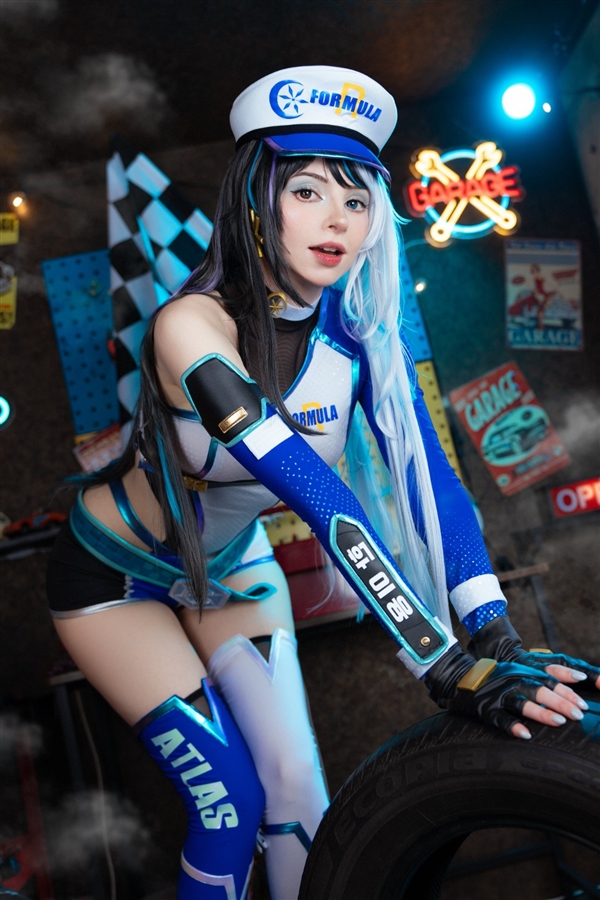 《生化4RE》阿什莉体模新Cos美图 身材太火辣了!
