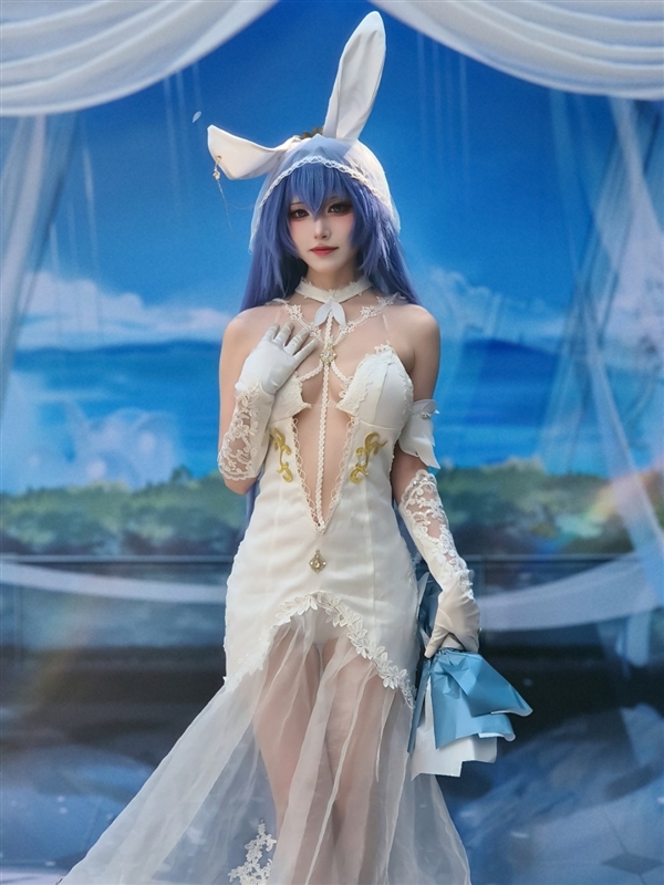 韩国美女Cos《剑星》伊芙美图 身形气质高度契合