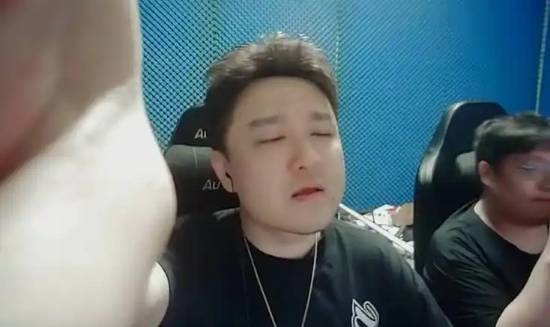 孙亚龙连发数条微博为Bin发声：失利大锅在下路与BP 