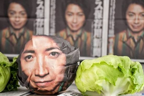 《大逃杀》男主的脸被印到包菜上 希望促进民众食欲